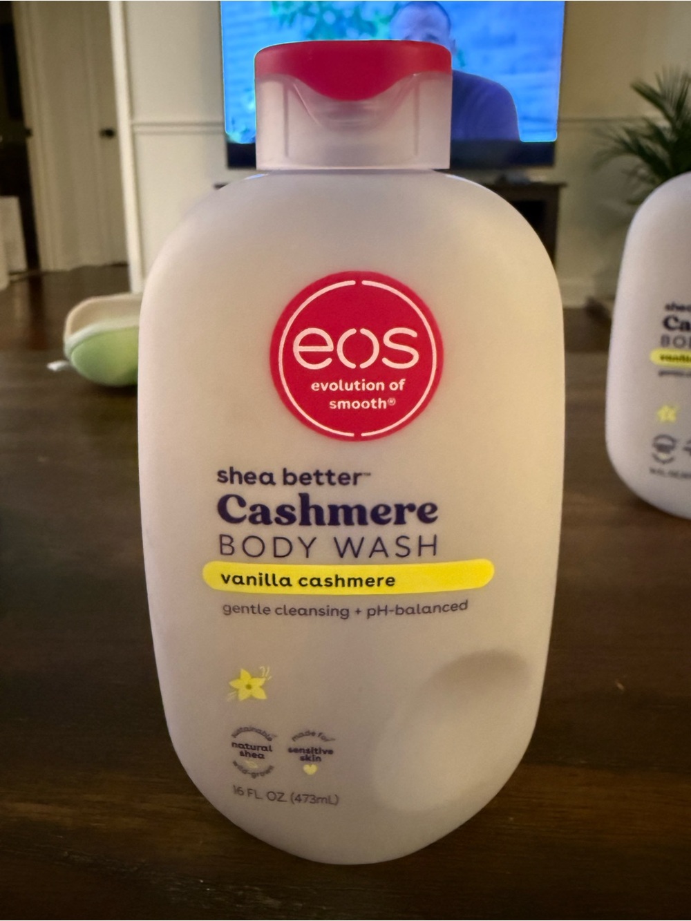 eos Vanilla Cashmere Body Wash